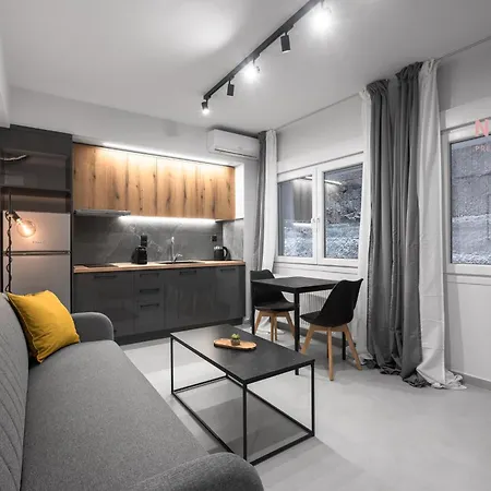 Room8, Nilie Hospitality Mgmt Salonic