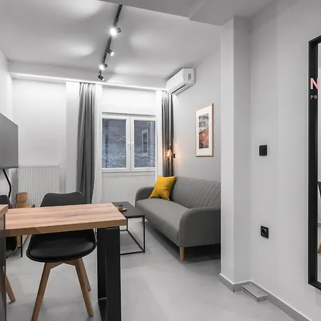 Room8, Nilie Hospitality Mgmt Apartament