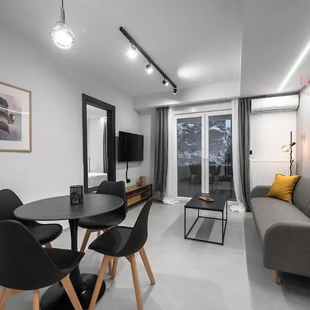 Room8, Nilie Hospitality Mgmt Salonic