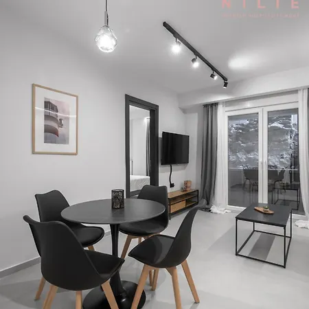 Room8, Nilie Hospitality Mgmt * Salonic