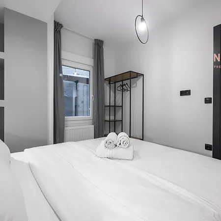 Room8, Nilie Hospitality Mgmt * Salonic